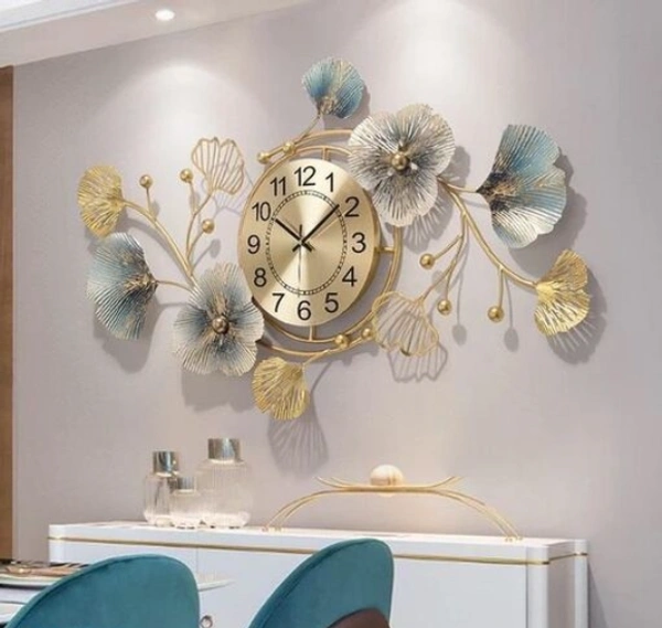 TANNER TIME Decorative Golden Metal Wallclock - Free Size, Metal, Pack of1, Horizantal